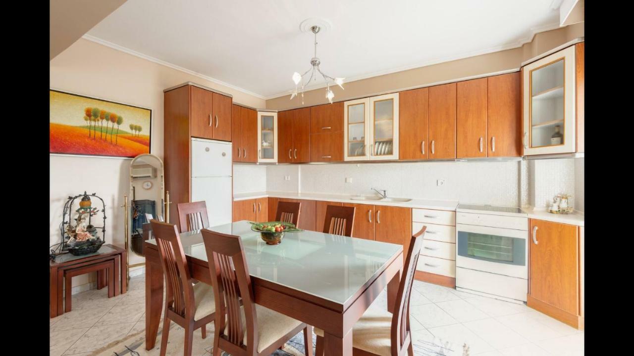 Third Floor Lux Apartment With Nice View เทสซาโลนิกิ ภายนอก รูปภาพ