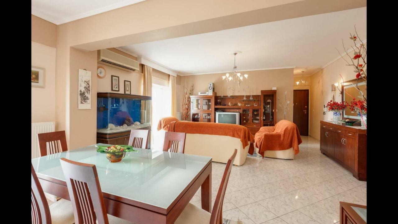 Third Floor Lux Apartment With Nice View เทสซาโลนิกิ ภายนอก รูปภาพ