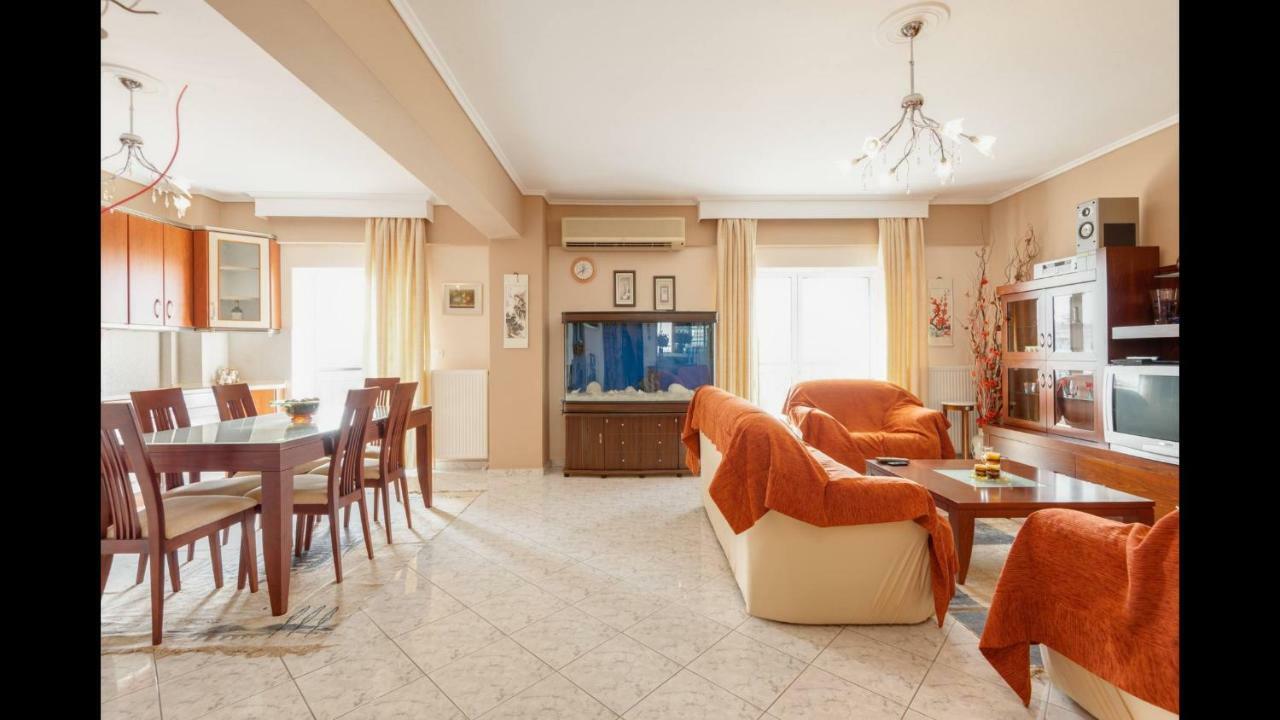 Third Floor Lux Apartment With Nice View เทสซาโลนิกิ ภายนอก รูปภาพ