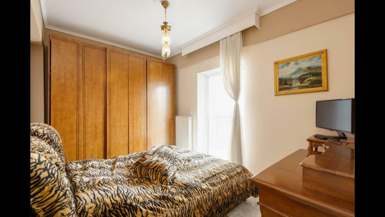 Third Floor Lux Apartment With Nice View เทสซาโลนิกิ ภายนอก รูปภาพ